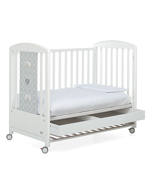 Joli lit bébé Foppapedretti