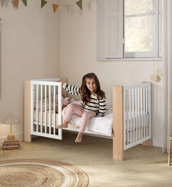 Converbaby Micuna Evolutionary Wiege mit Verlängerungen mit Matratzen und Bettbezügen