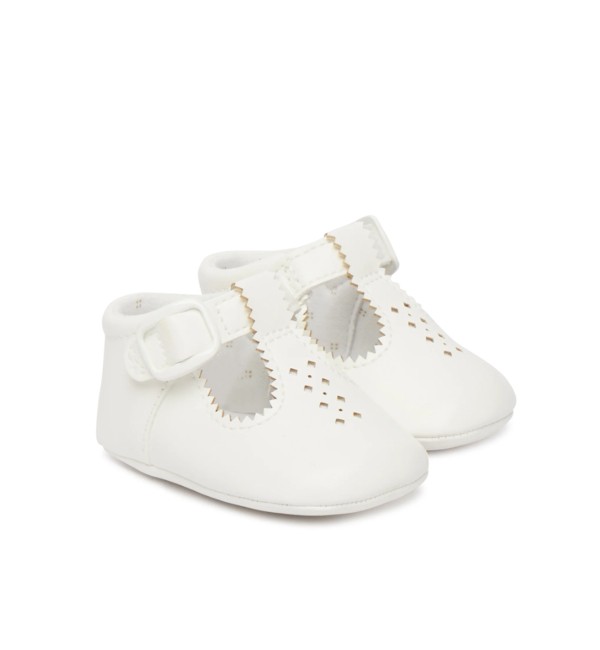 Scarpe traforate neonato 9082 - Mayoral 