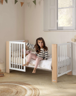 Converbaby Micuna Evolutionary Wiege mit Verlängerungen mit Matratzen und Bettbezügen